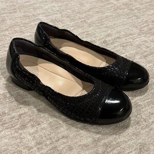 Akaishi Ballet Flats with Short Heel Size 6